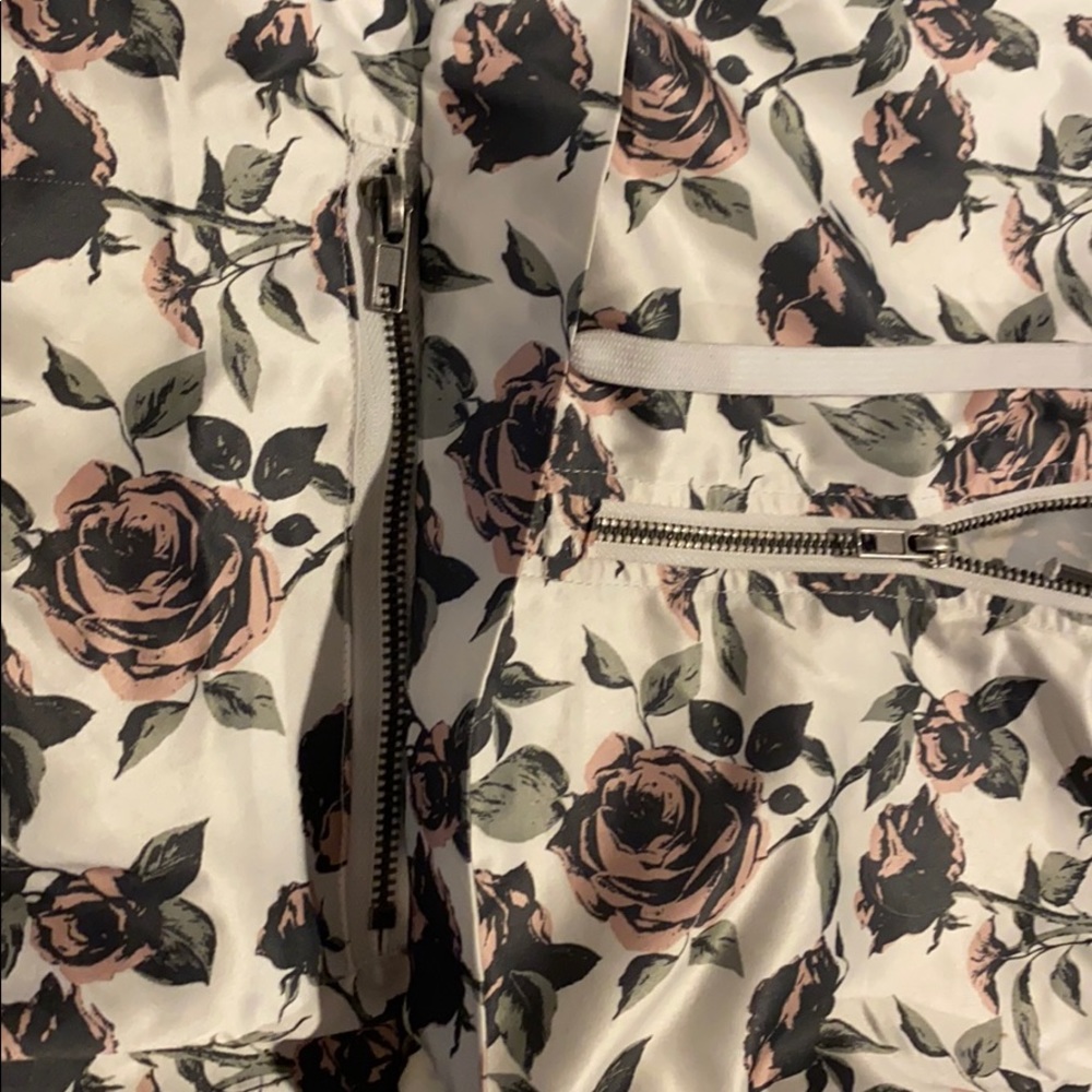 Pullover - Picture 2 of 2